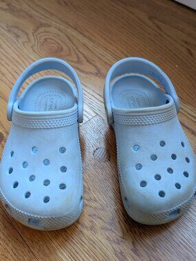 Children's Crocs - 10c
